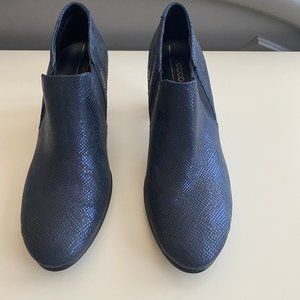 Ecco Women's shoe  - ankle bootie size 7-7.5